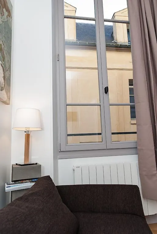 Petit Marais Apartment Paris